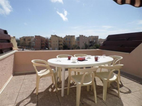 Duplex climatisé avec 2 chambres, grande terrasse et parking privé - FR-1-326-611